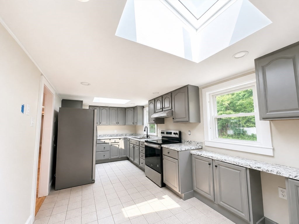 33 Park Dr, Acushnet, MA, 33 Park Dr, Acushnet, MA Photo #3