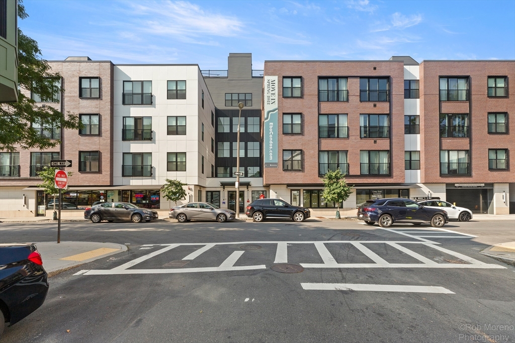 197-207 Maverick St 204