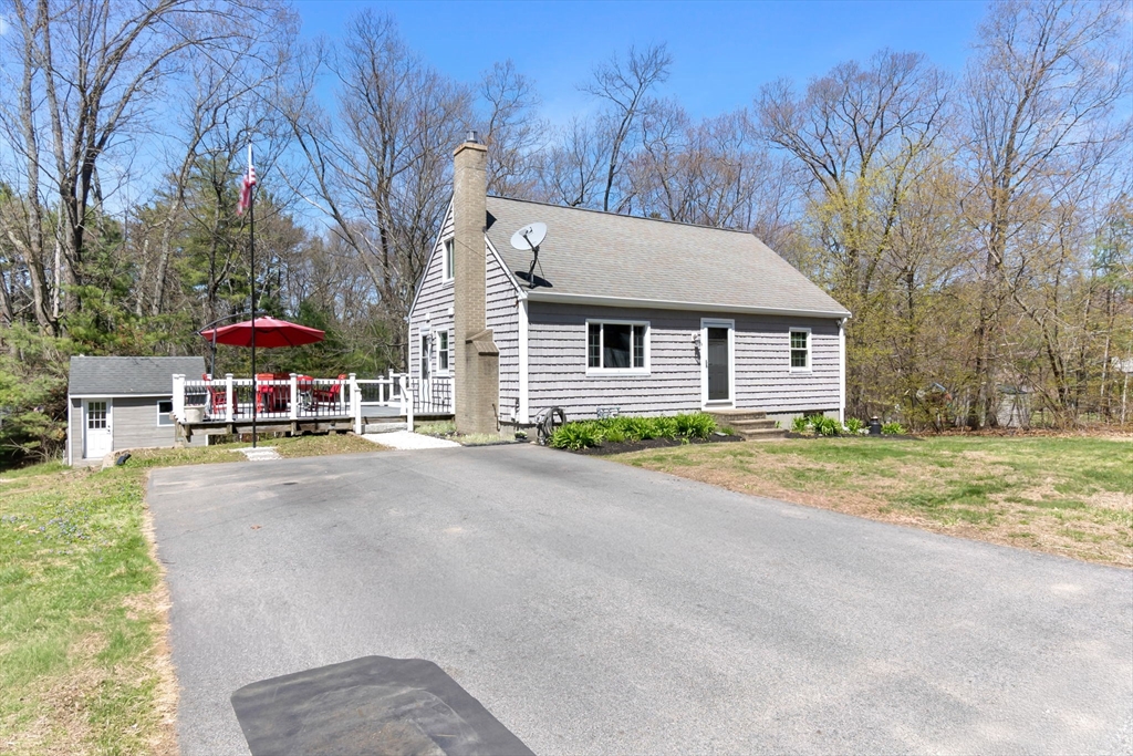 6 Ashcroft Cir