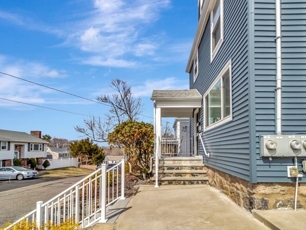 10 Oak St 2