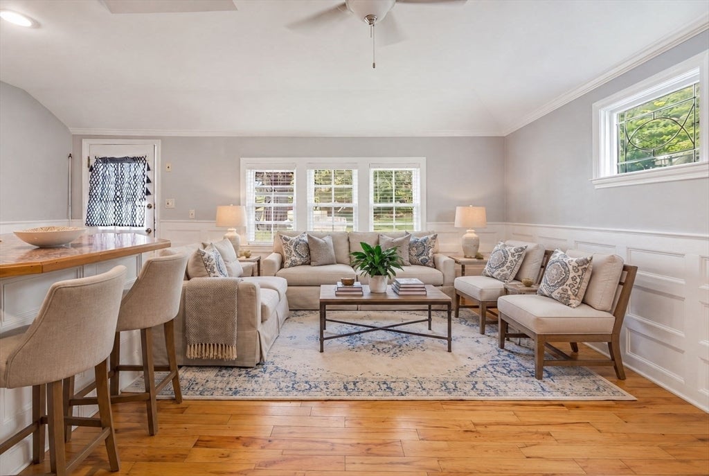 1433 Massachusetts Ave #A, Lexington, MA, 1433 Massachusetts Ave #A, Lexington, MA Photo #4