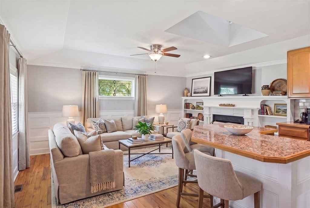 1433 Massachusetts Ave #A, Lexington, MA, 1433 Massachusetts Ave #A, Lexington, MA Photo #3