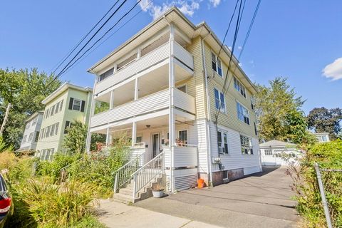 21 Tourtelotte Ave Chicopee MA 01013