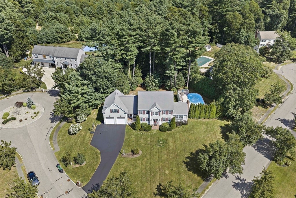 49 Lantern Ln