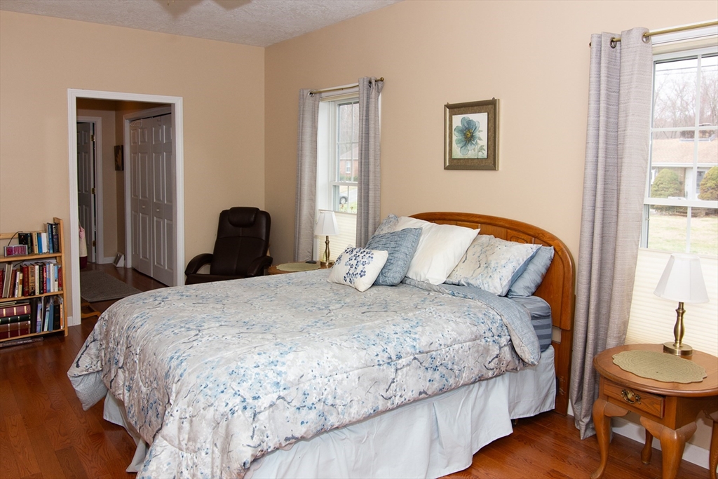 Holyoke, Massachusetts 01040, United States, 3 Bedrooms Bedrooms, ,2 BathroomsBathrooms,Residential,Contingent,104673