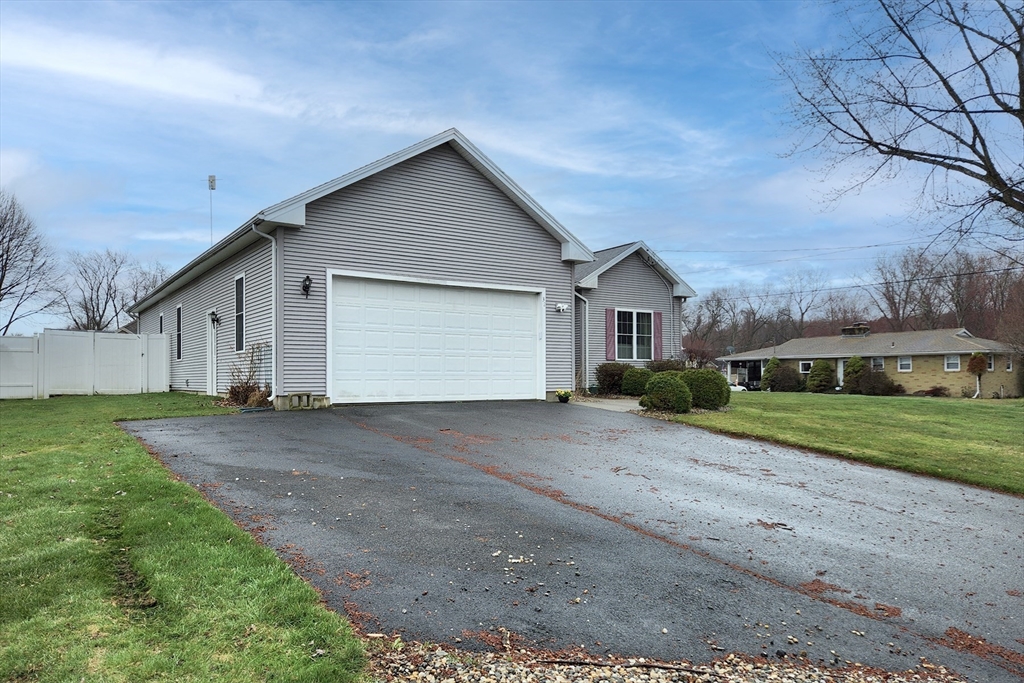 32 Mayer Dr