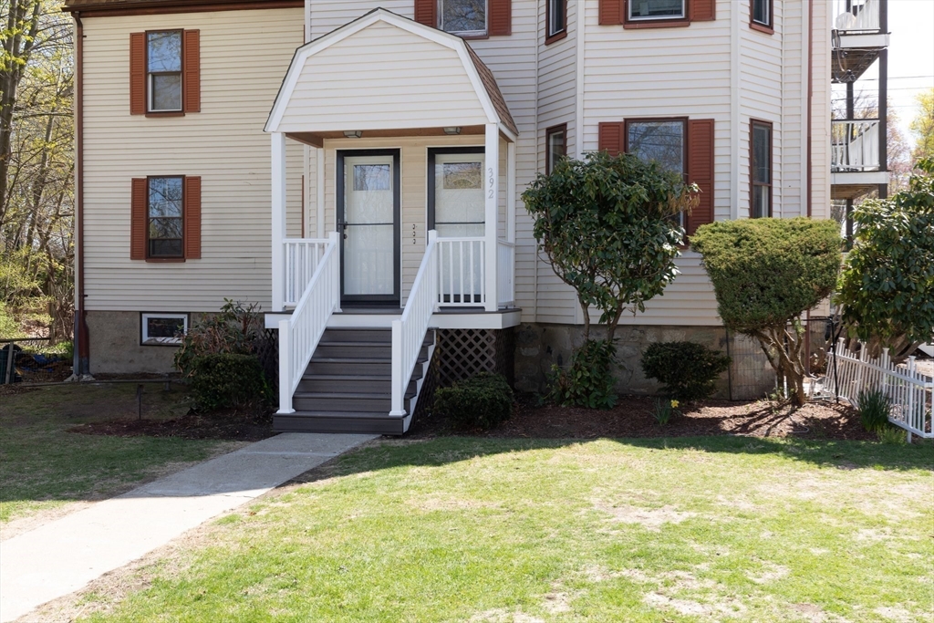 392 Washington St 1