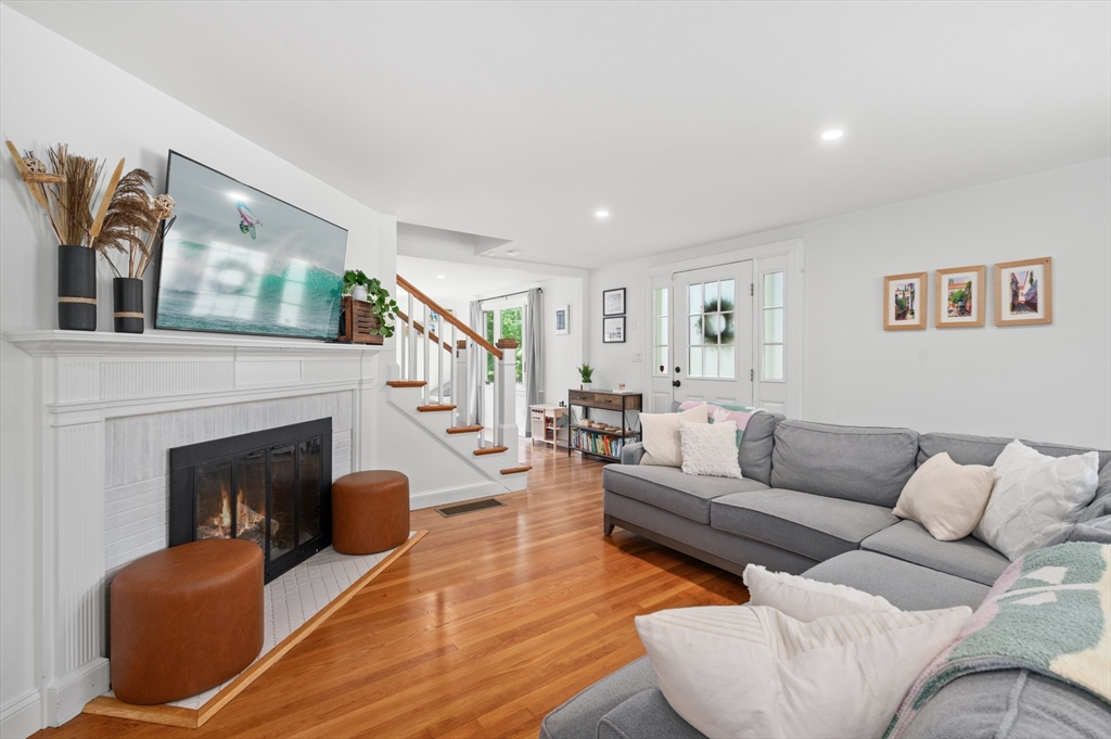 2 Elmcrest Circle