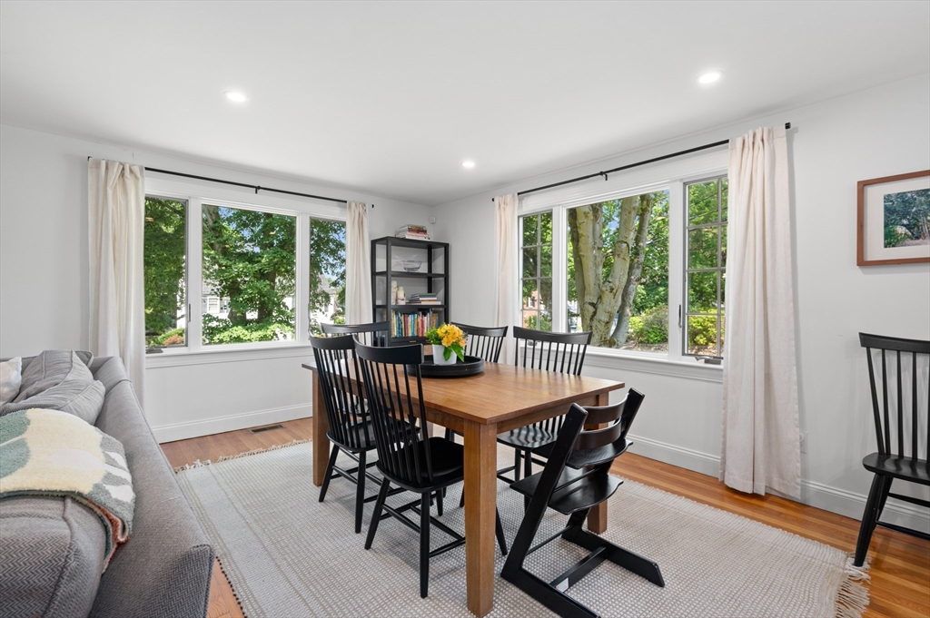 2 Elmcrest Circle