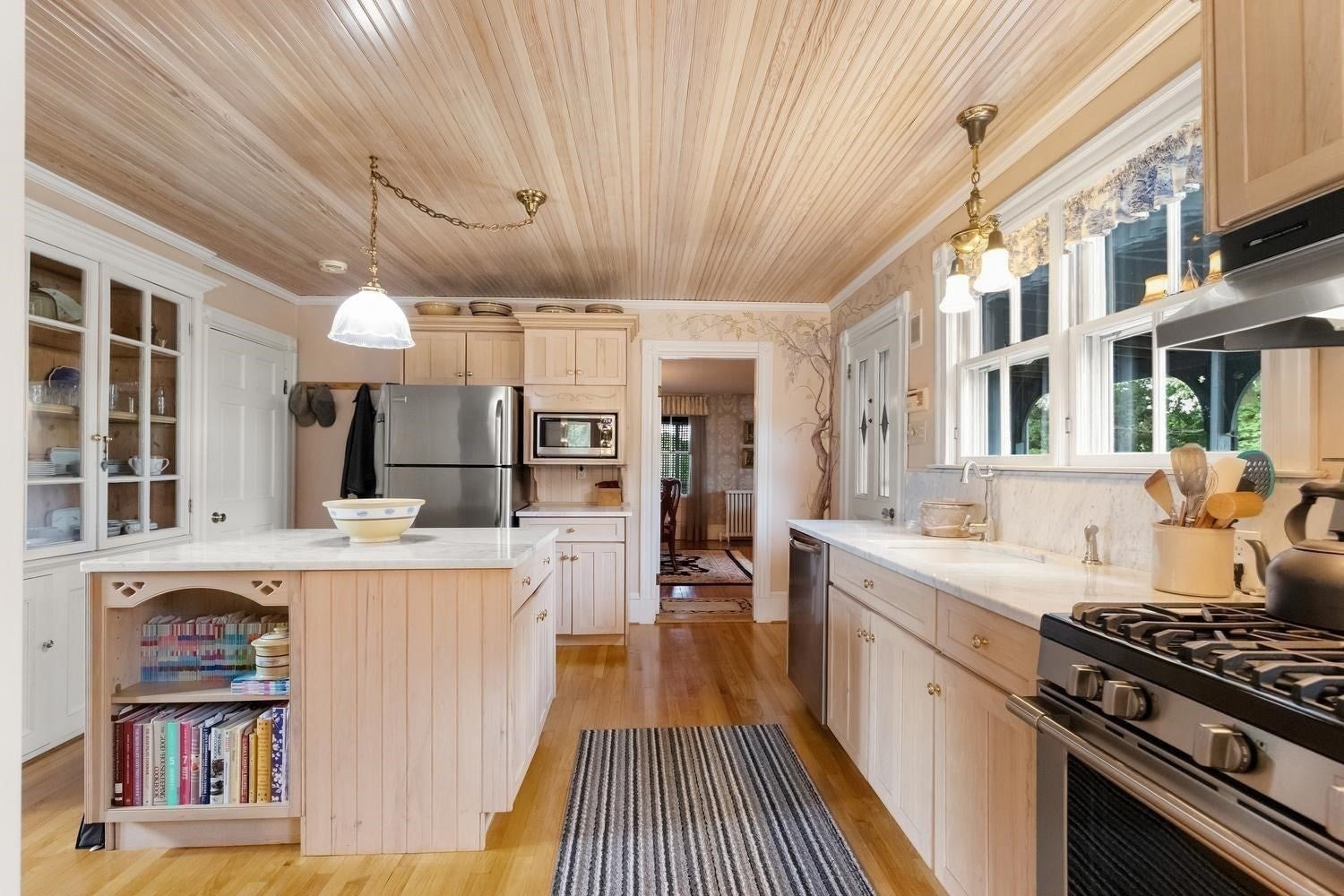 8 Leonard Cir, Medford, MA, 8 Leonard Cir, Medford, MA Photo #16