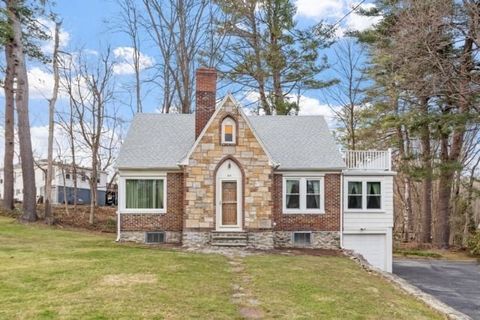 164 W Main St Dudley MA 01571