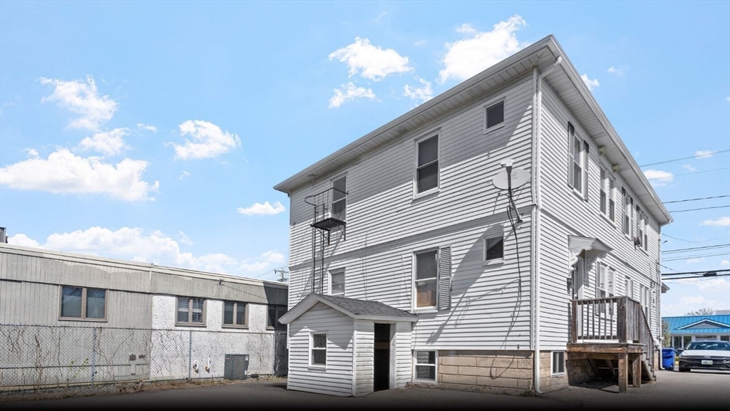 391 Waterman Ave