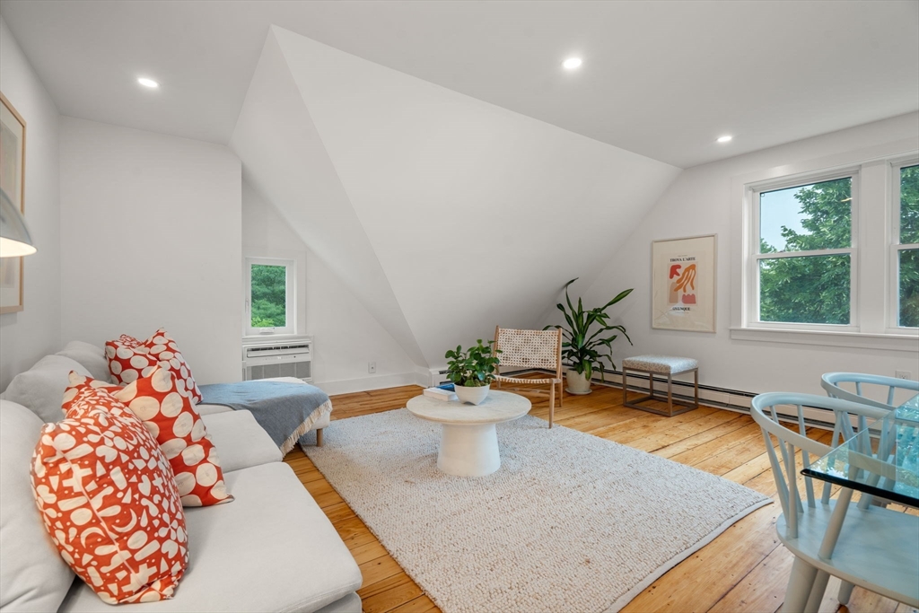 7 Russell Street 3
