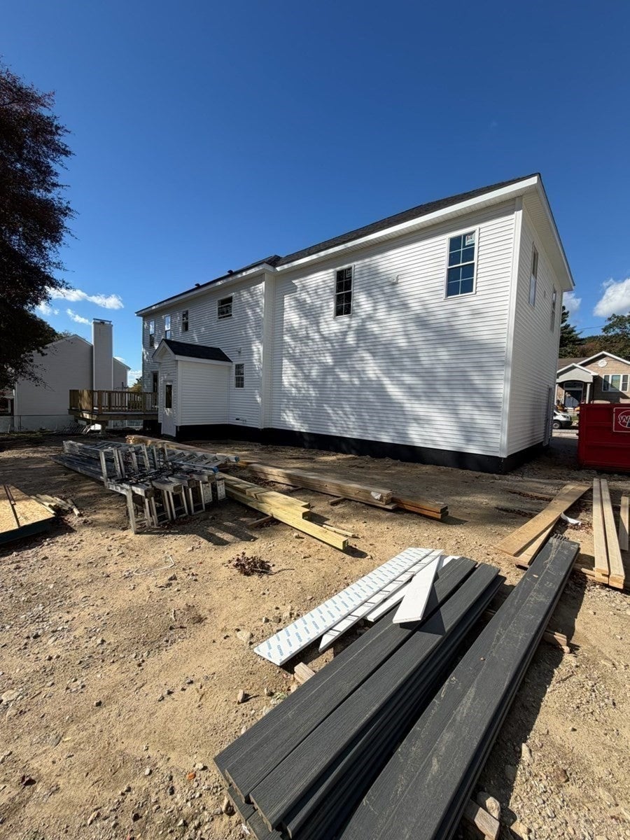 44 Slade St