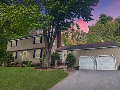 124 Hillside Rd North Andover MA 01845