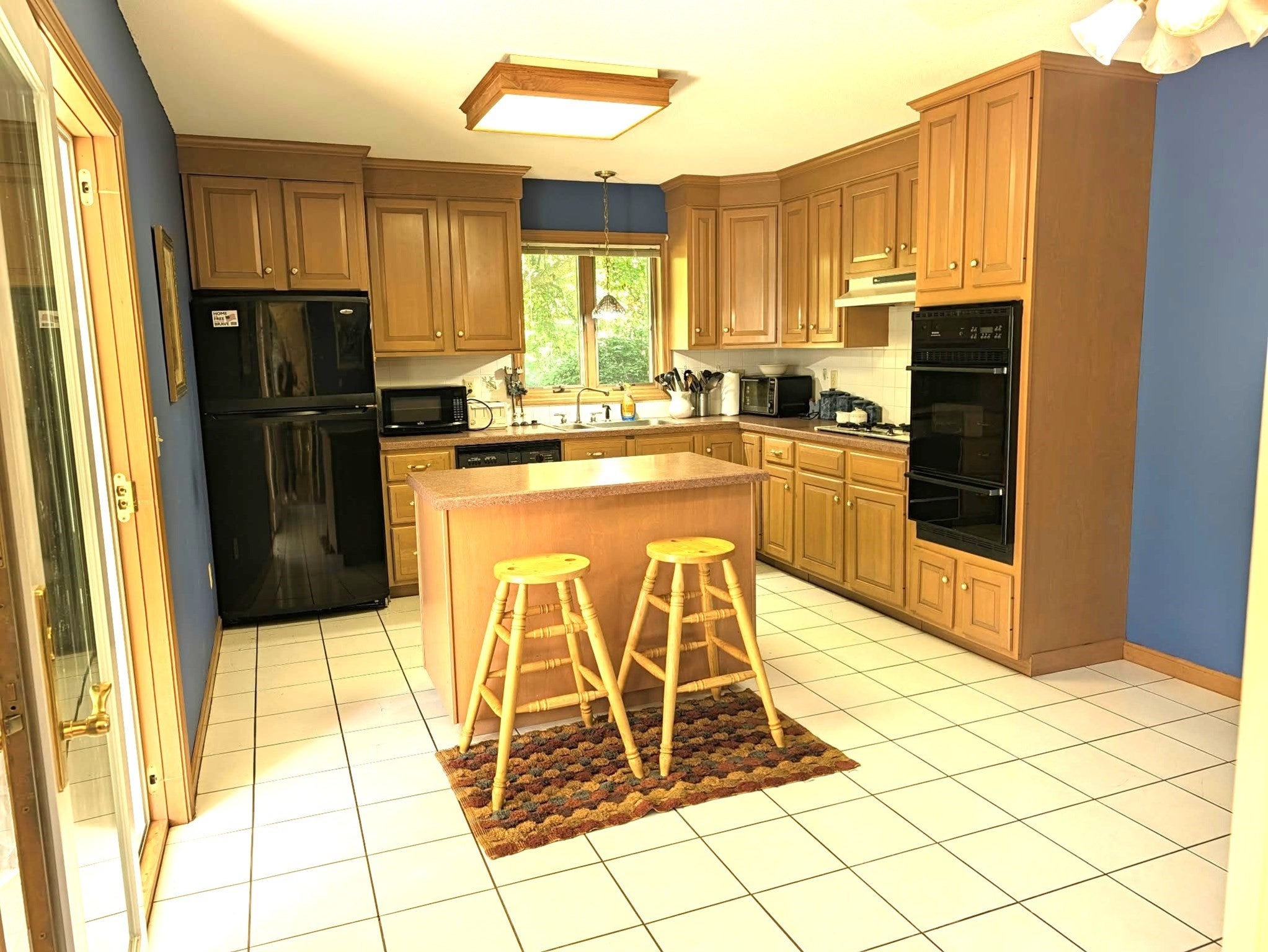 60 Applewood Ln, South Hadley, MA, 60 Applewood Ln, South Hadley, MA Photo #2