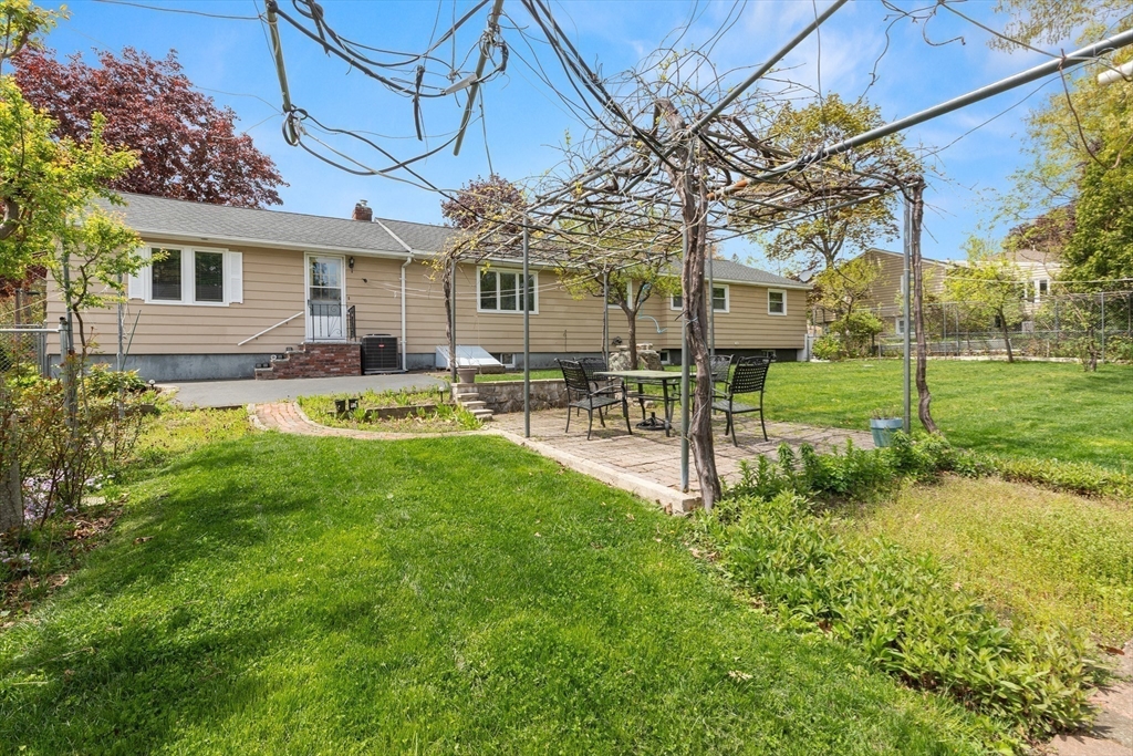 262 Sanders Avenue, Lowell, MA Photo #20