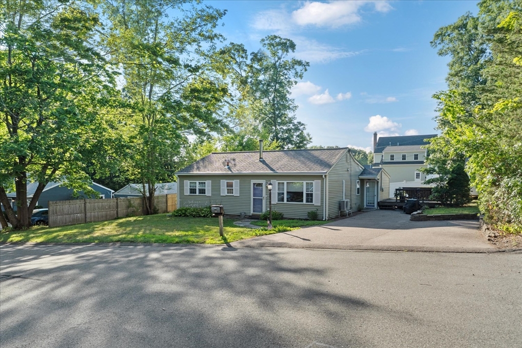 18 Evergreen Rd