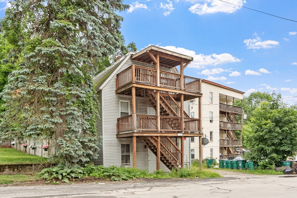 376 Elm St