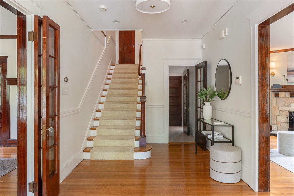 4 Lawrence St