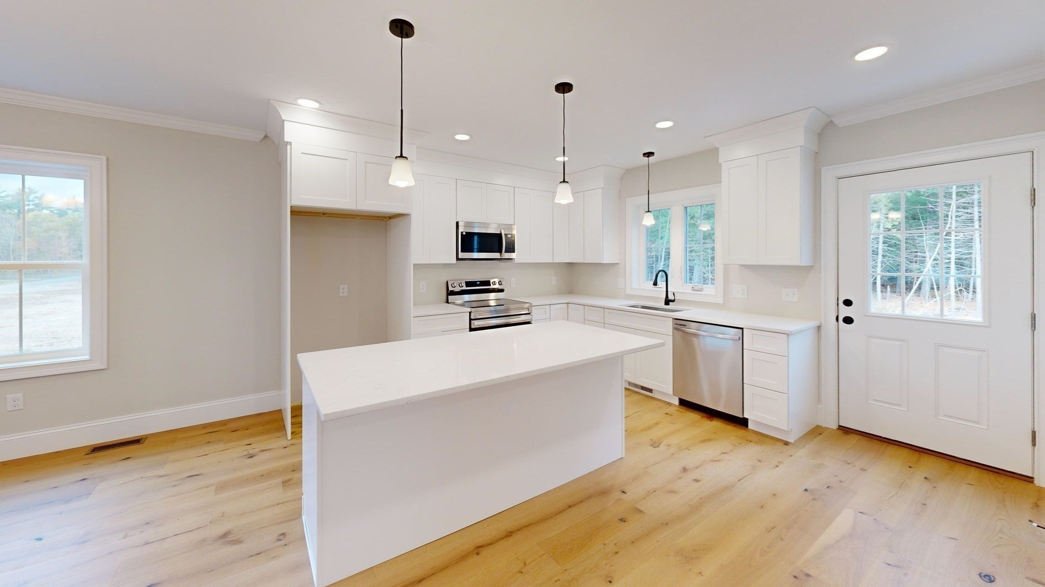 10 Maple Hill Rd, Lakeville, MA, 10 Maple Hill Rd, Lakeville, MA Photo #3