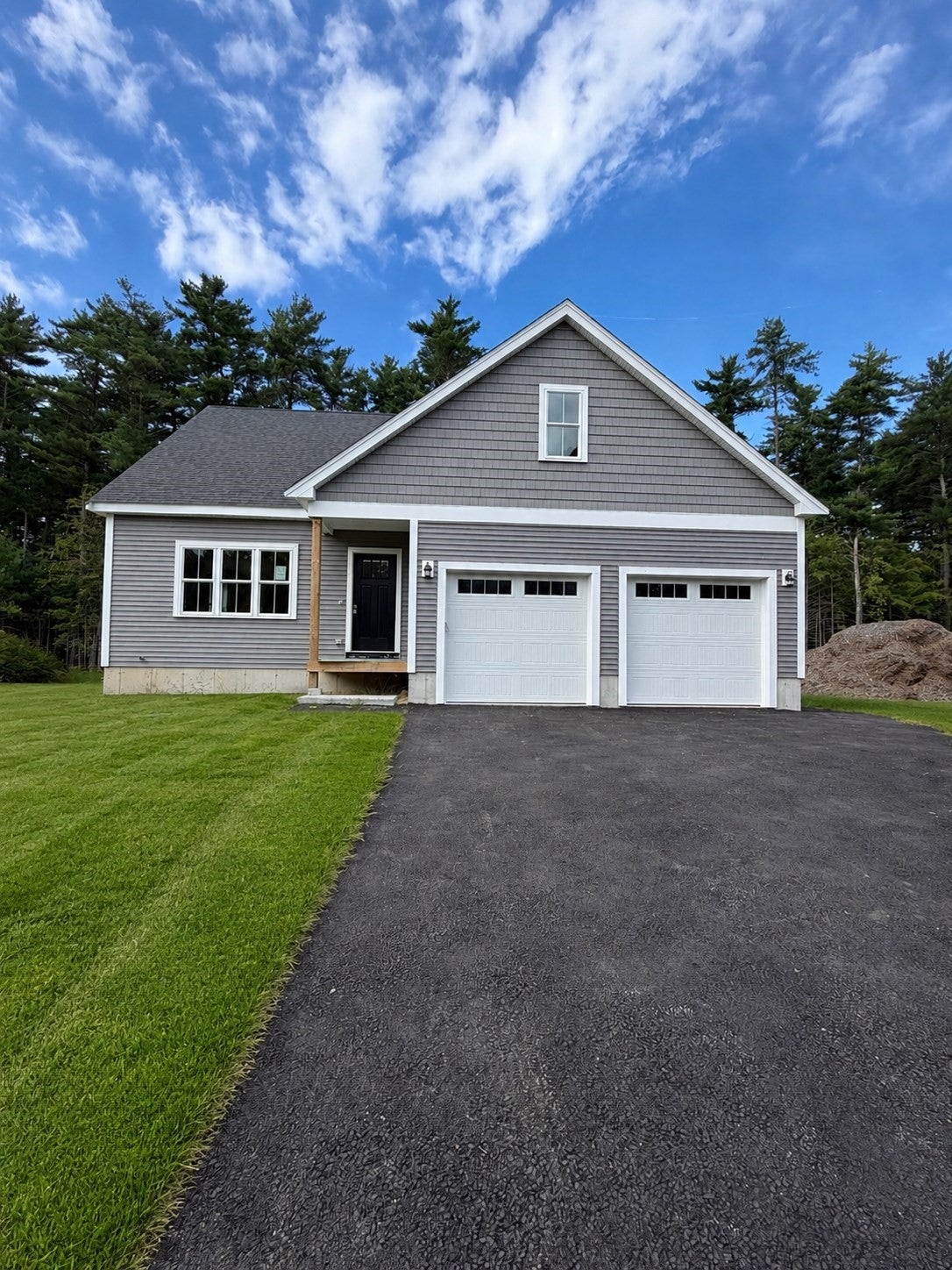 Photo of 10 Maple Hill Rd, Lakeville, MA
