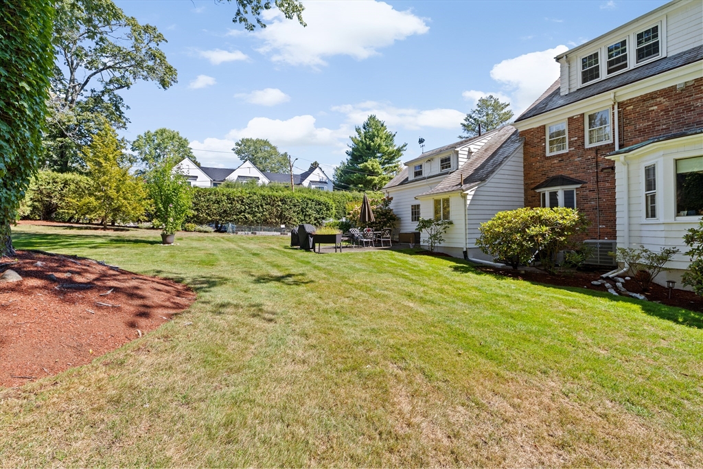 443 Chestnut St, Newton, MA Photo #8