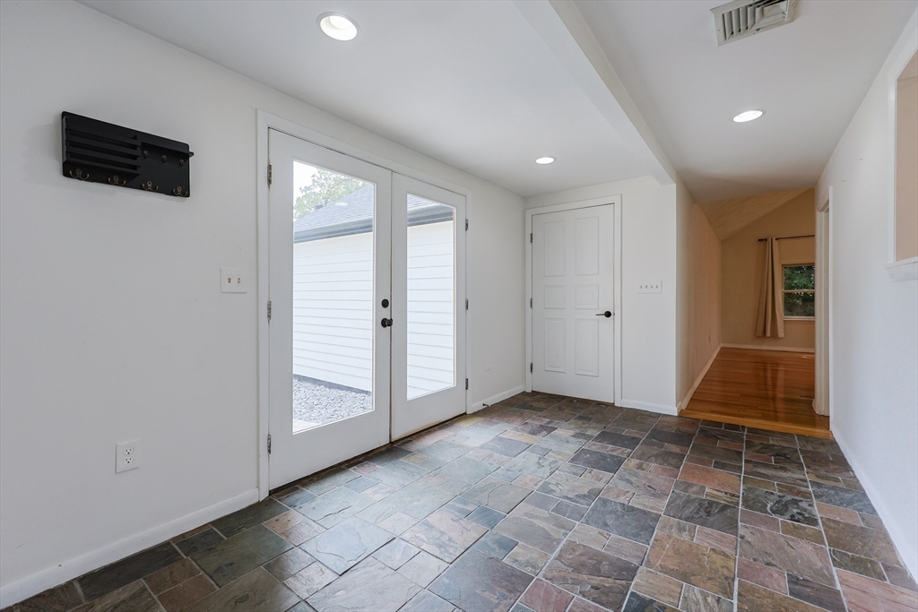 15 Old Wood Rd
