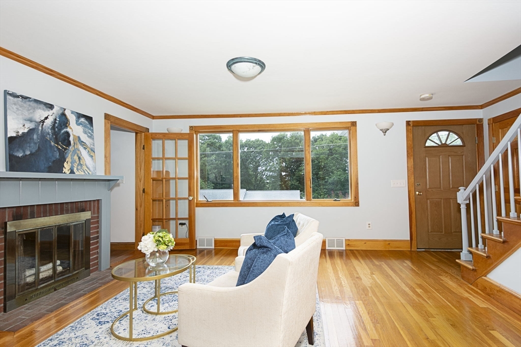 18 Crestview Dr
