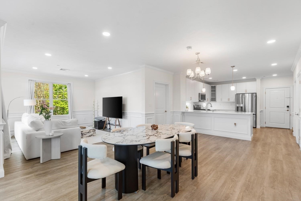 320 Middlesex Ave E307