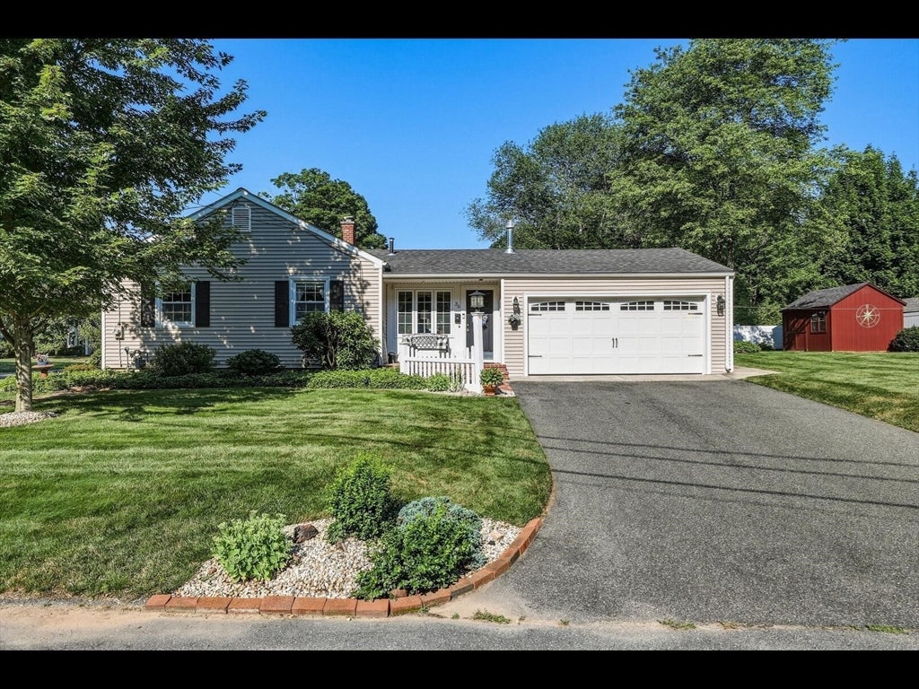 36 Helen Cir
