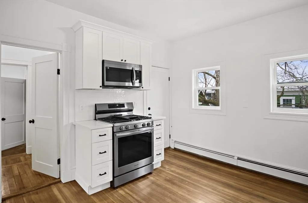 38 Woodford St