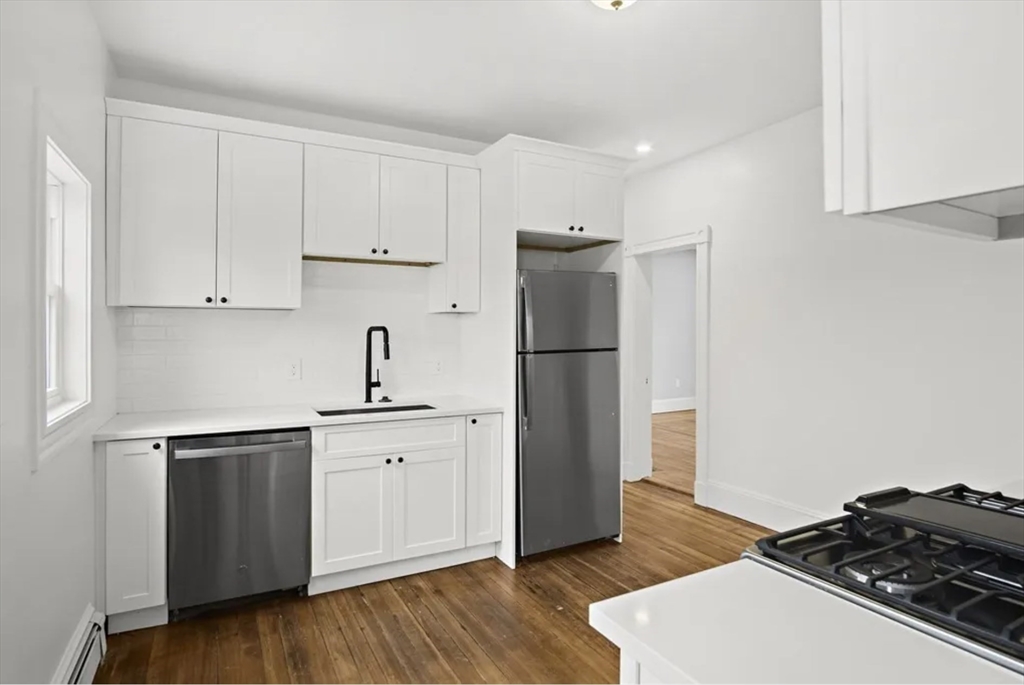 38 Woodford St
