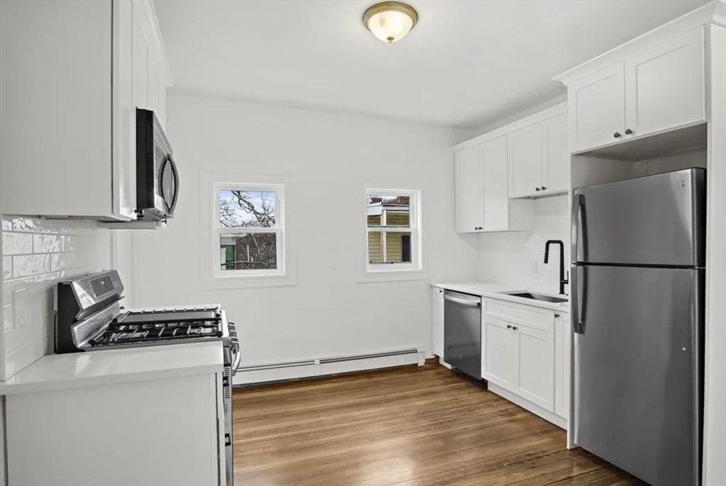 38 Woodford St