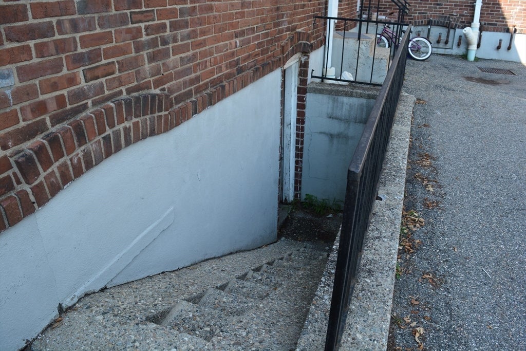 71 Colony Rd #1B, West Springfield, MA Photo #28