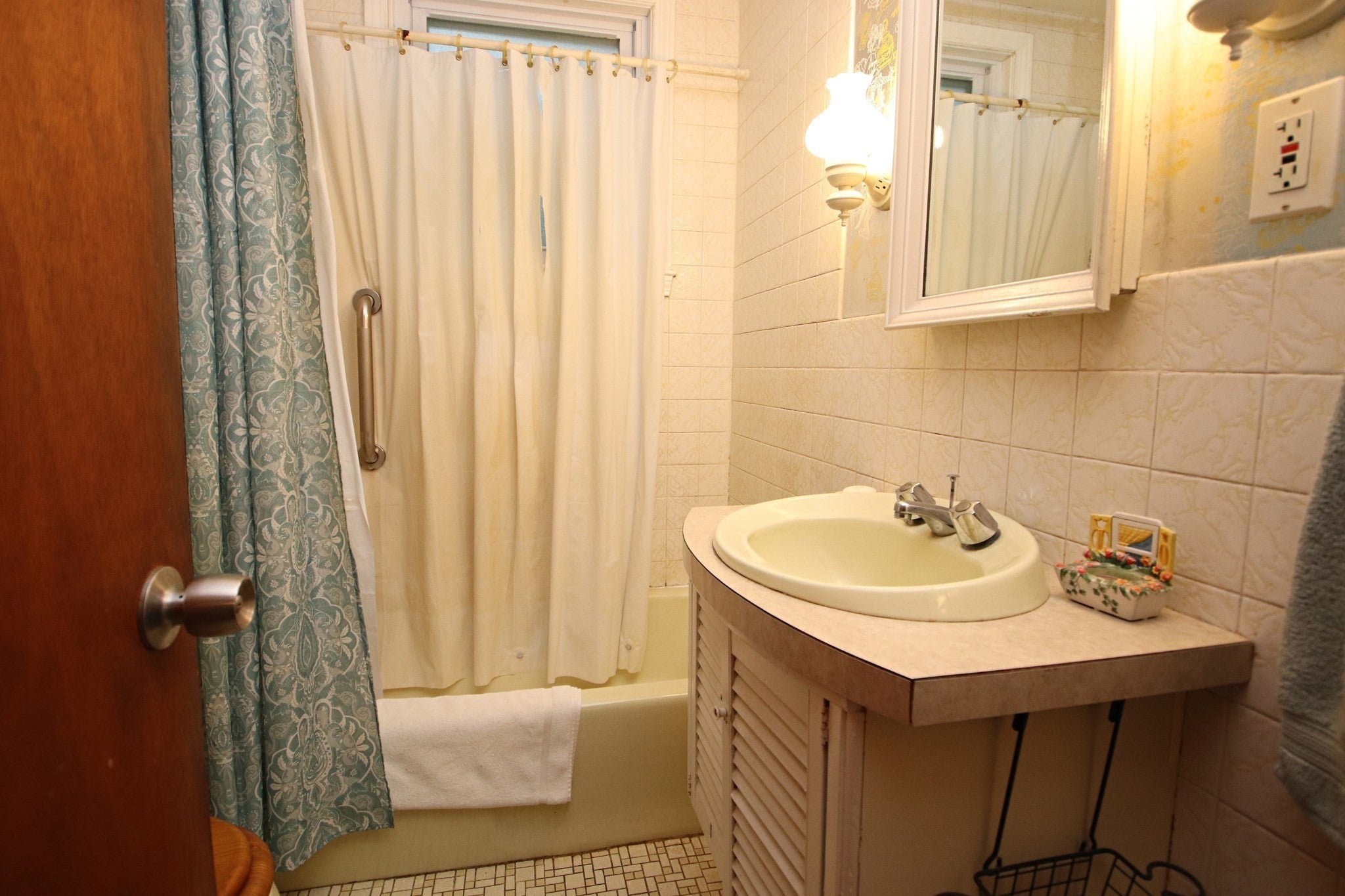 588 Lincoln Avenue, Saugus, MA Photo #26