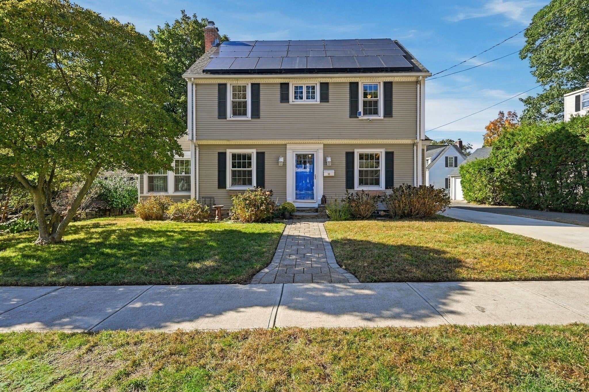 Photo of 14 Windsor Place, Longmeadow, MA