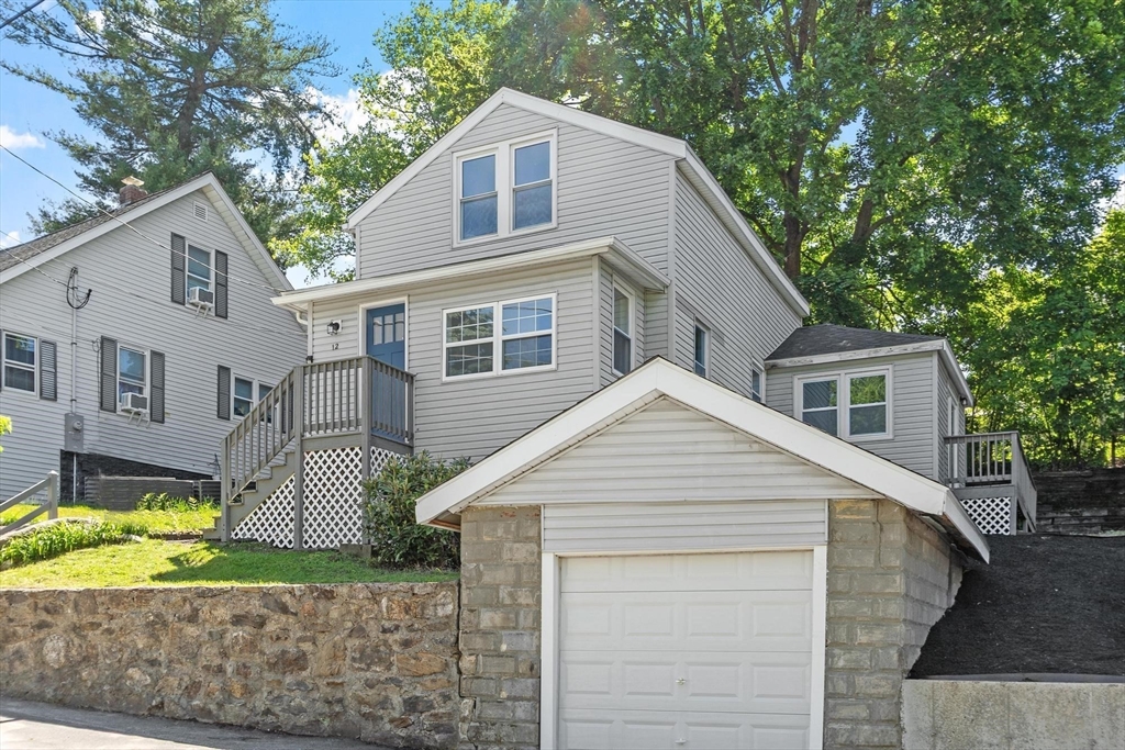 12 Shore Dr