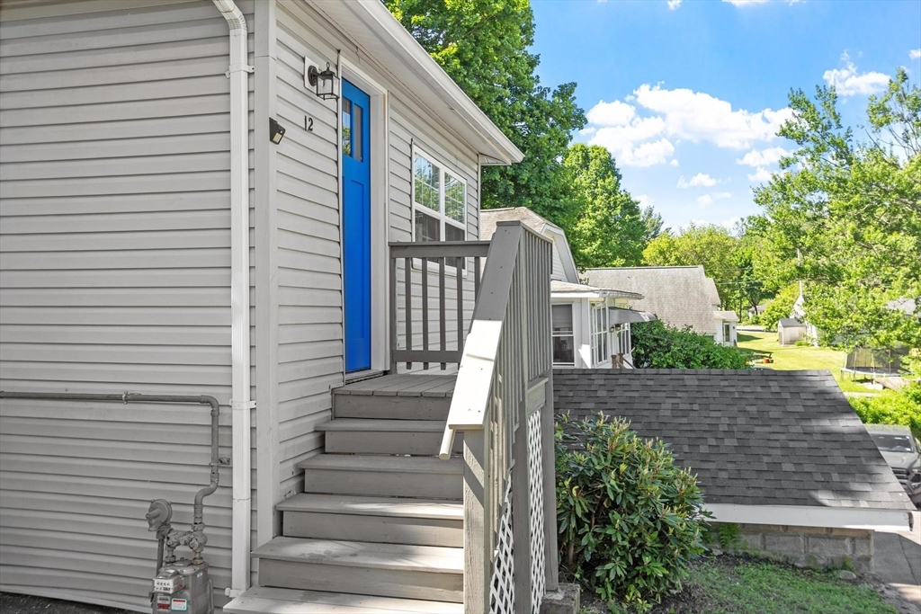 12 Shore Dr