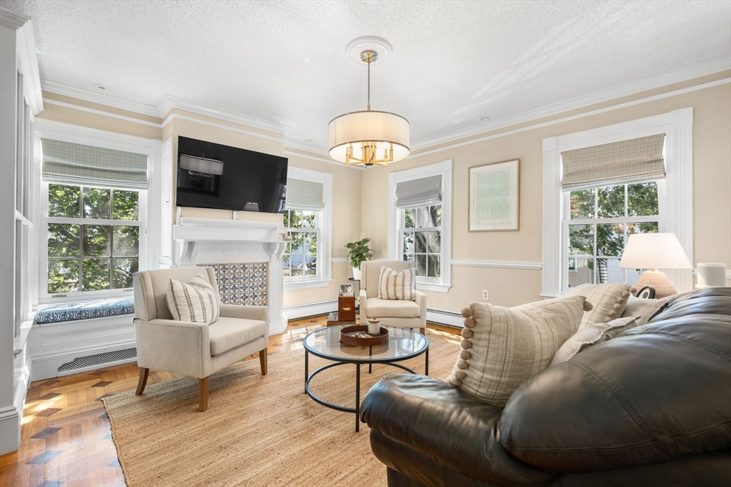 207 Bunker Hill St 2