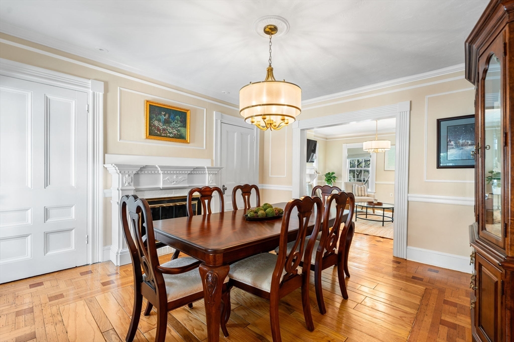 207 Bunker Hill St 2