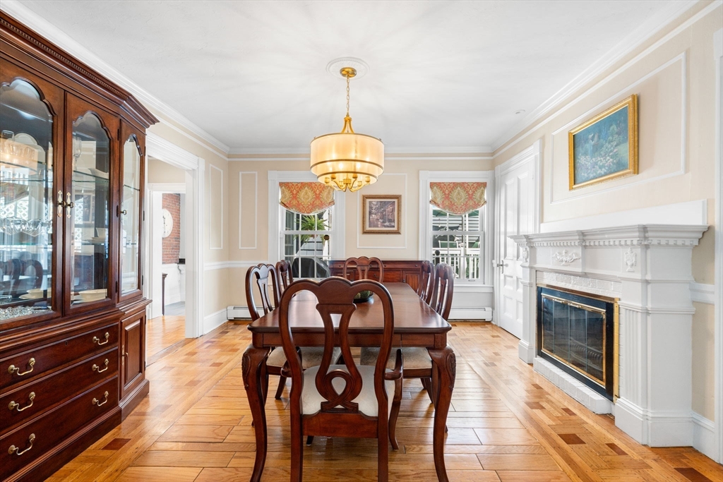 207 Bunker Hill St 2