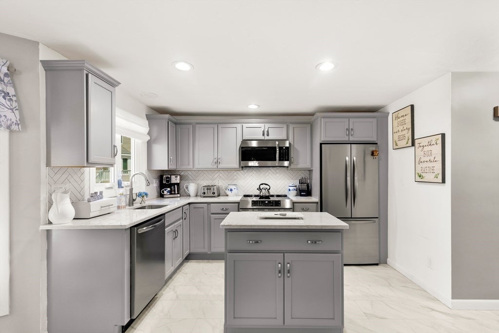35 Pilgrim Village Road #402, Taunton, MA, 35 Pilgrim Village Road #402, Taunton, MA Photo #15