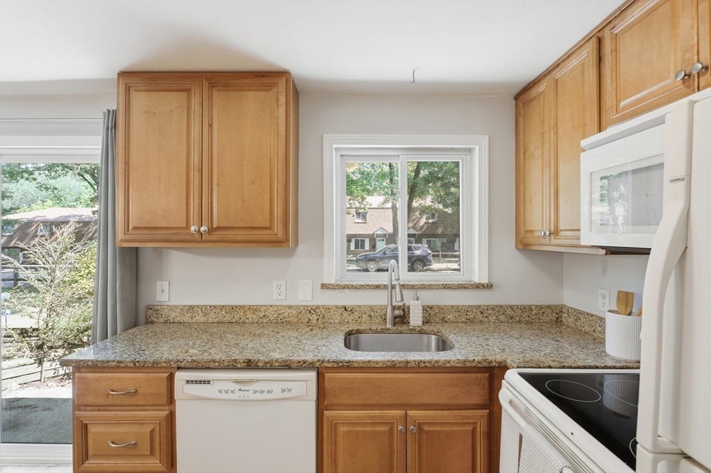 141 Thissell Ave #4, Dracut, MA Photo #12