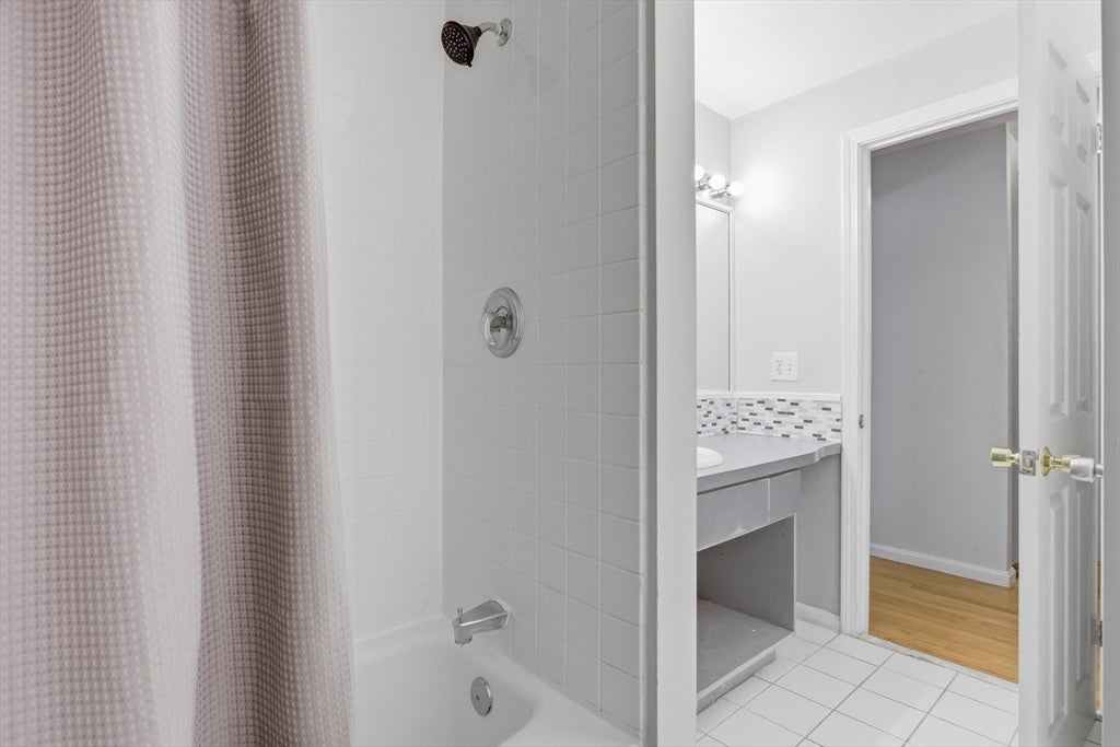 141 Thissell Ave #4, Dracut, MA Photo #19