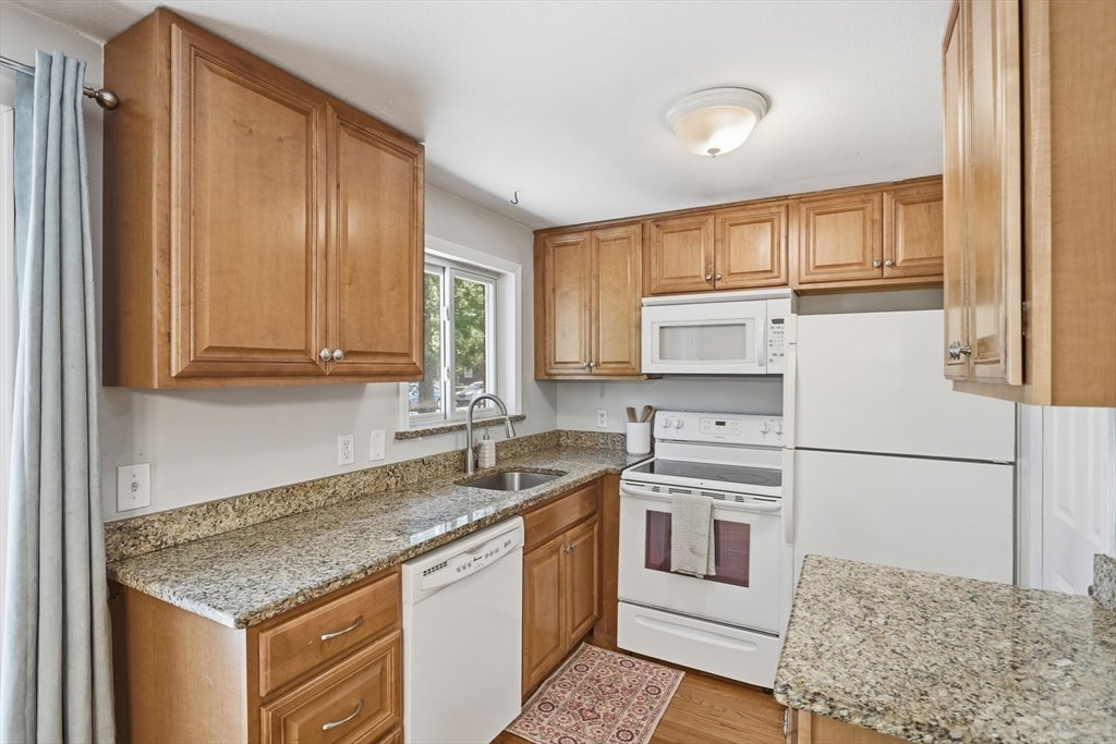 141 Thissell Ave #4, Dracut, MA Photo #11