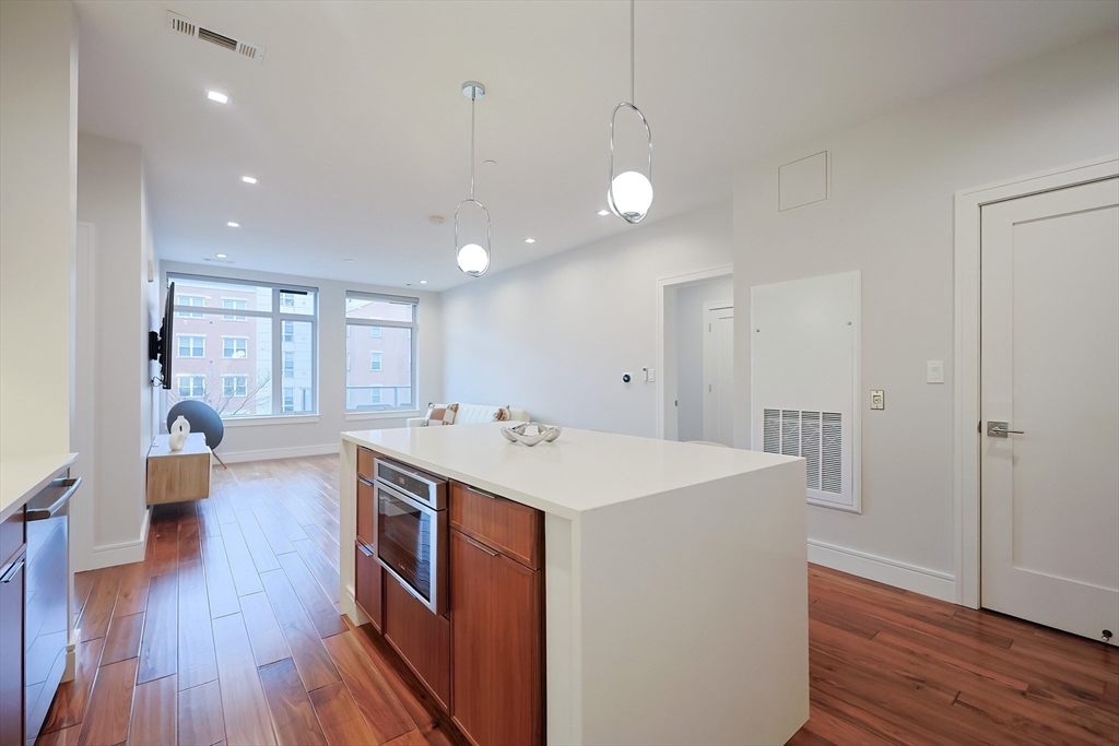 99 Sumner St 312