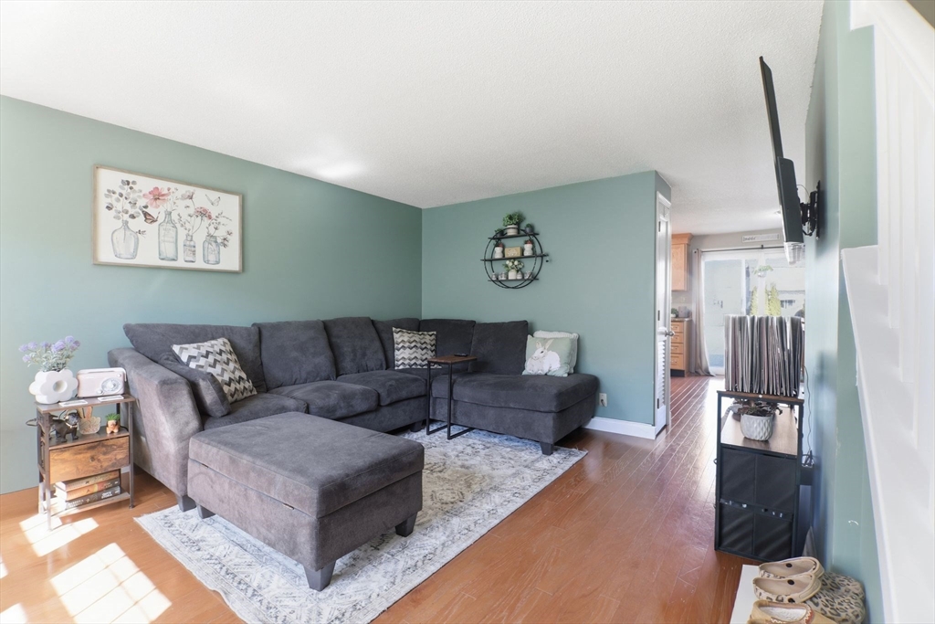 102 Corey Colonial 102