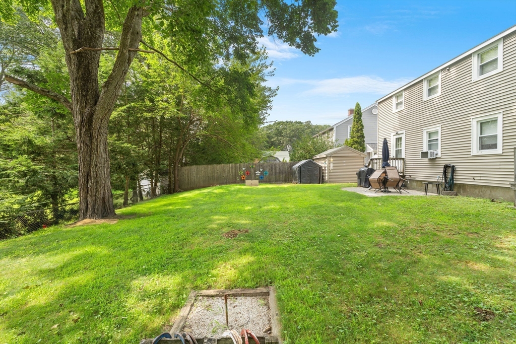 Northbridge, Massachusetts 01588, United States, 5 Bedrooms Bedrooms, ,2 BathroomsBathrooms,Residential,Active,180817