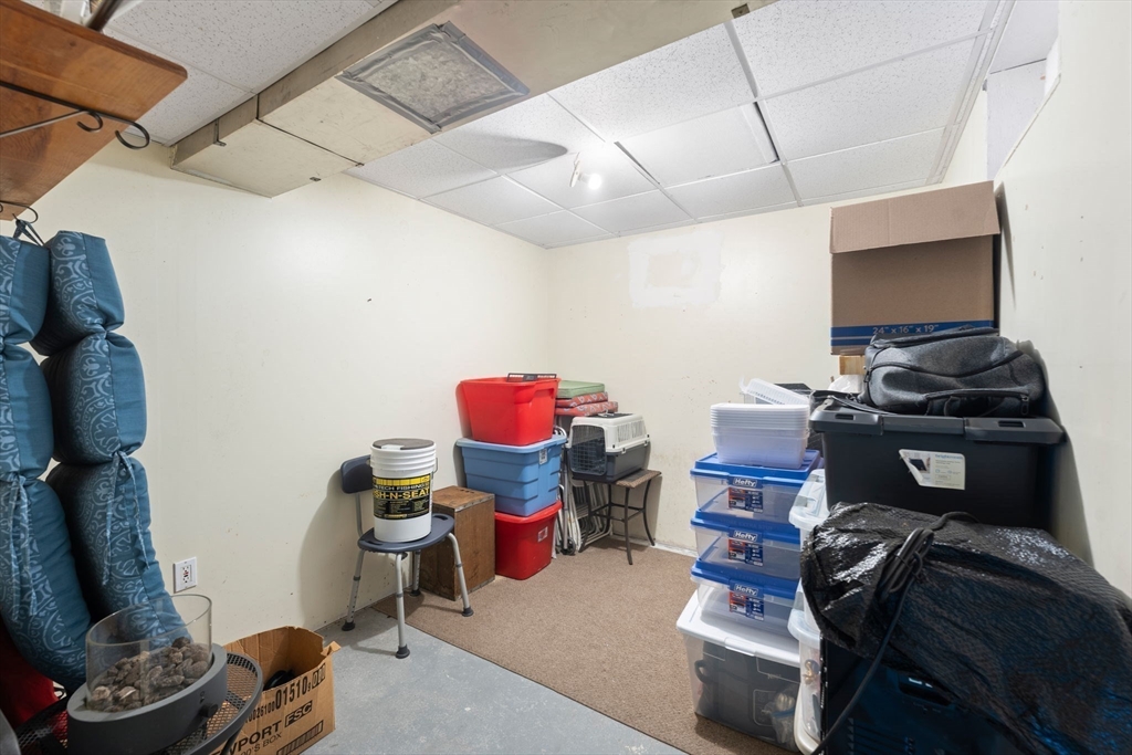 Northbridge, Massachusetts 01588, United States, 5 Bedrooms Bedrooms, ,2 BathroomsBathrooms,Residential,Active,180817